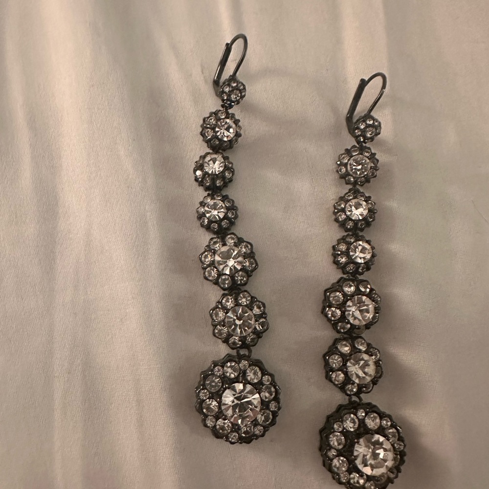 Club Monaco beautiful cocktail earrings